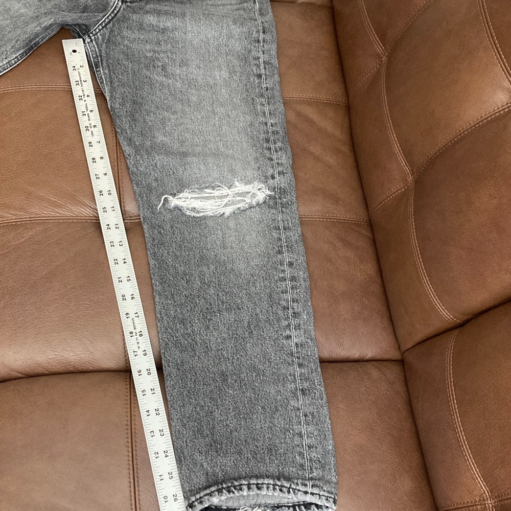Agolde Distressed Gray Jeans - Picture 5 of 9